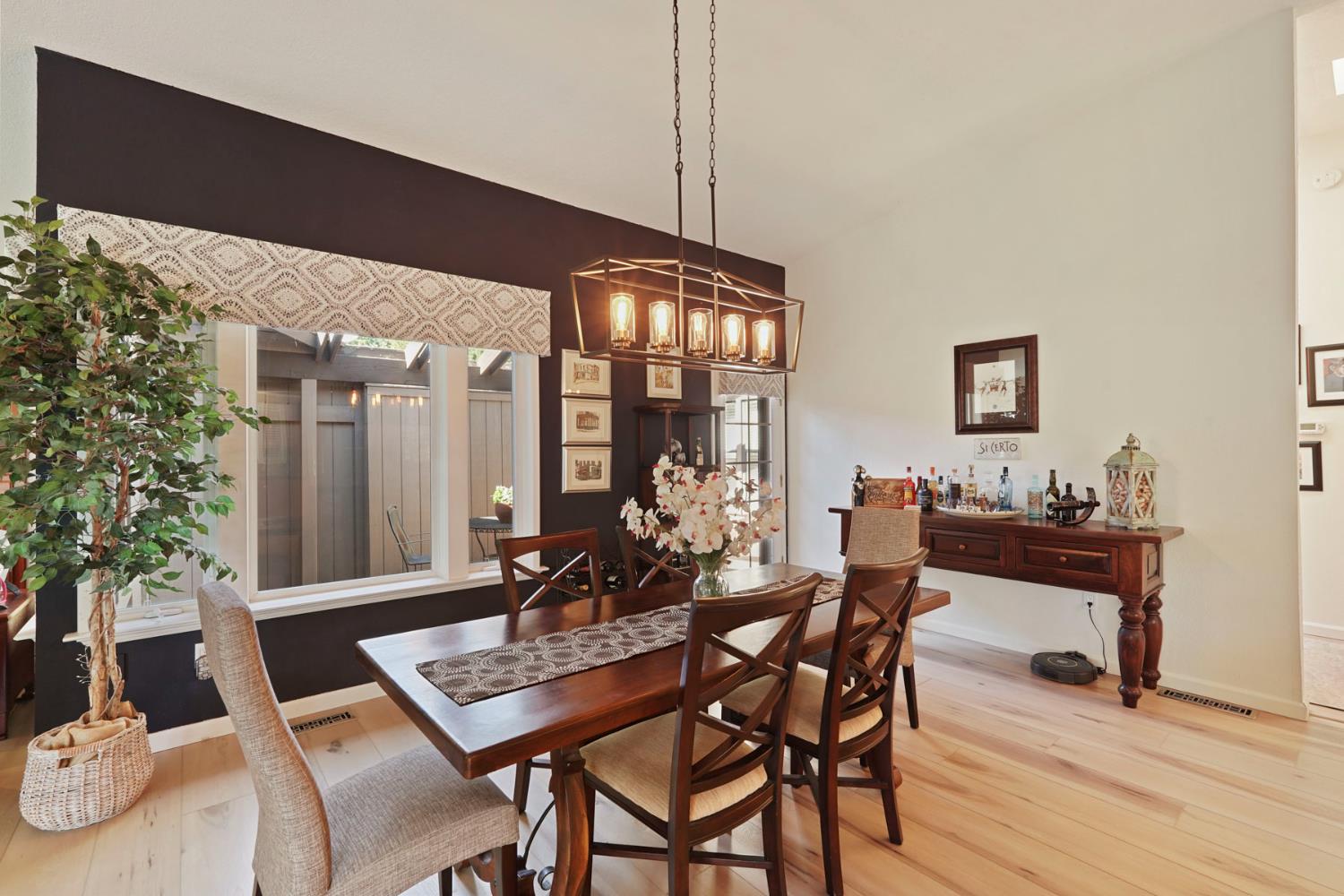 Detail Gallery Image 9 of 44 For 6200 Viewridge Dr, Auburn,  CA 95602 - 3 Beds | 3 Baths