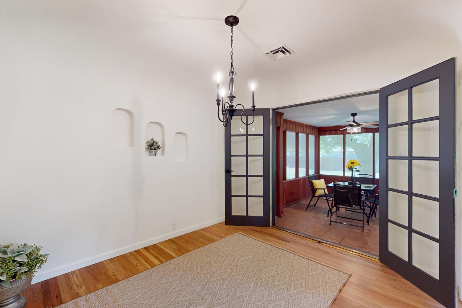Detail Gallery Image 16 of 56 For 889 Jones Rd, Yuba City,  CA 95991 - 4 Beds | 1/1 Baths