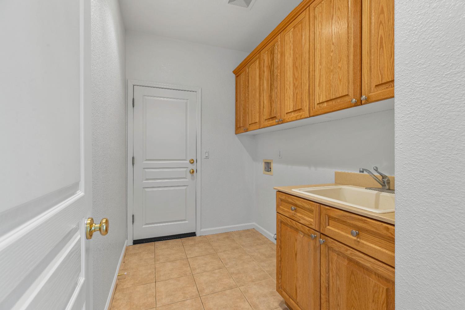 Detail Gallery Image 24 of 70 For 2520 Mira Vista Ct, Modesto,  CA 95356 - 5 Beds | 3 Baths