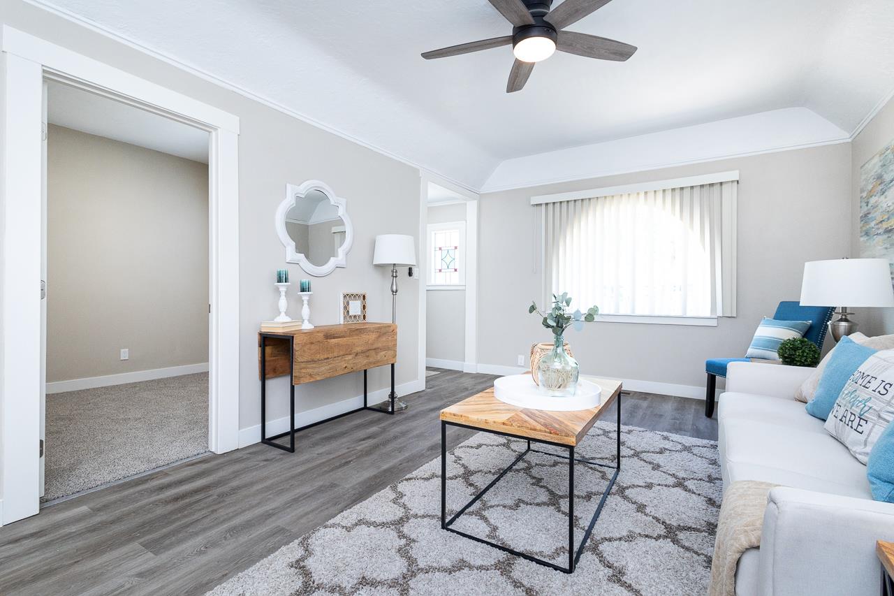 Detail Gallery Image 4 of 22 For 3018 42nd St, Sacramento,  CA 95817 - 2 Beds | 1/1 Baths