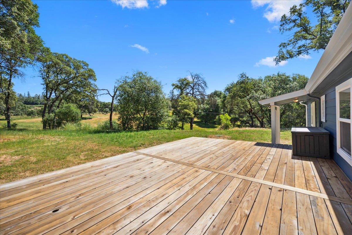 Pineapple Court, Grass Valley, California image 33