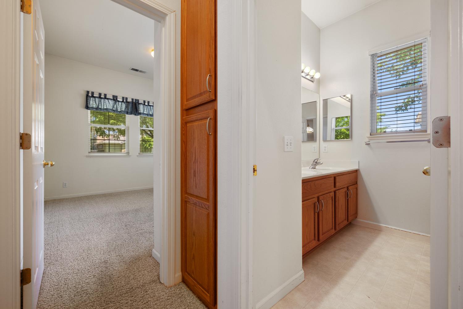 Detail Gallery Image 15 of 40 For 2264 Autumn Moon Way, Turlock,  CA 95382 - 4 Beds | 3 Baths