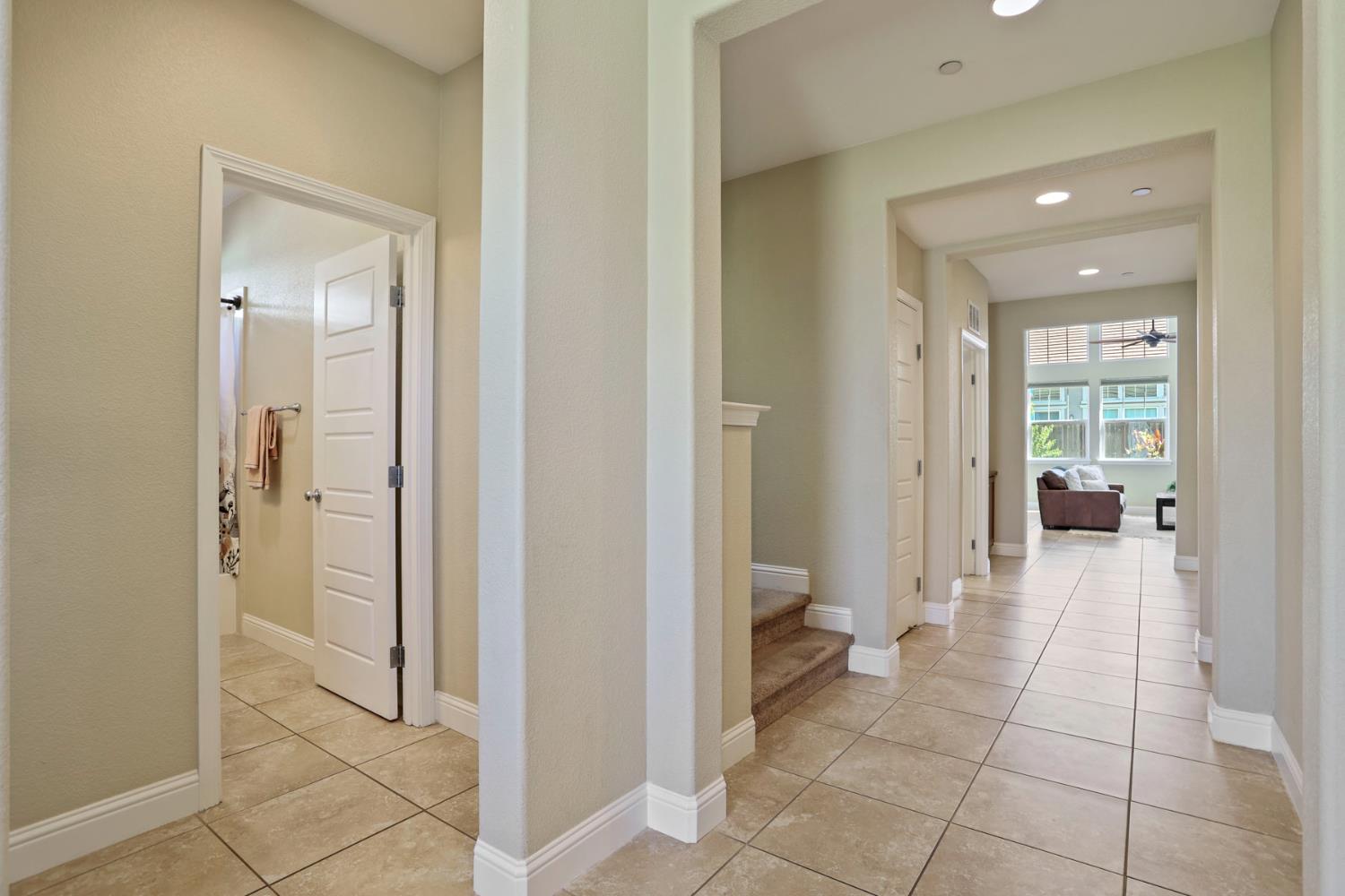 Detail Gallery Image 4 of 50 For 736 Open Range Ave, Lathrop,  CA 95330 - 3 Beds | 3 Baths