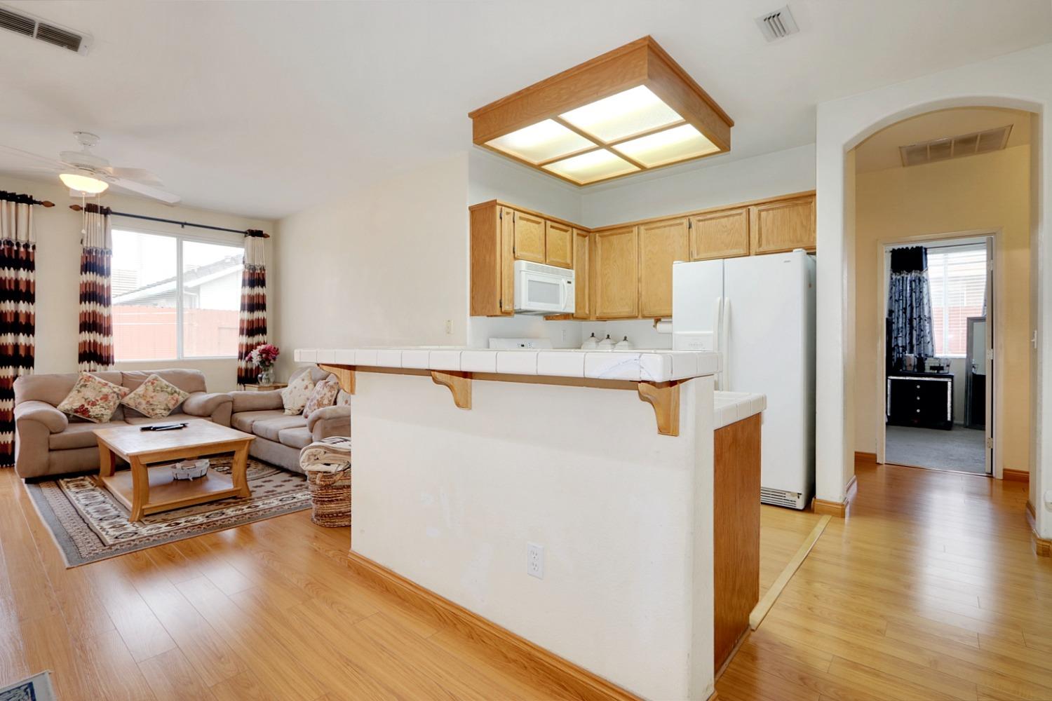 Detail Gallery Image 14 of 38 For 8275 Fanning Way, Sacramento,  CA 95829 - 3 Beds | 2 Baths
