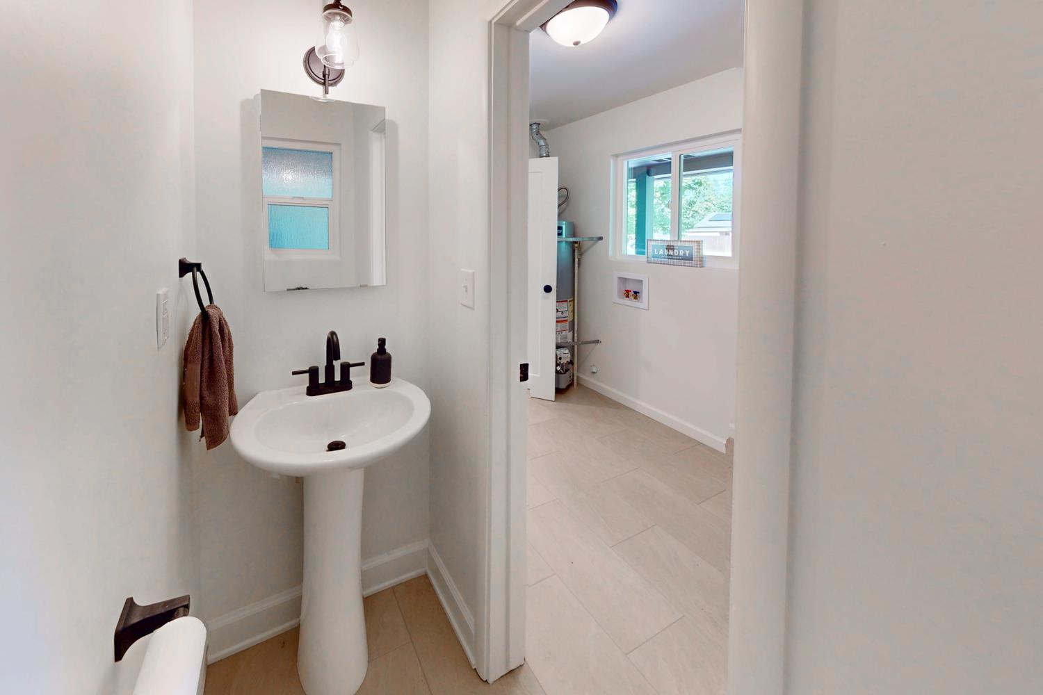 Detail Gallery Image 22 of 56 For 889 Jones Rd, Yuba City,  CA 95991 - 4 Beds | 1/1 Baths