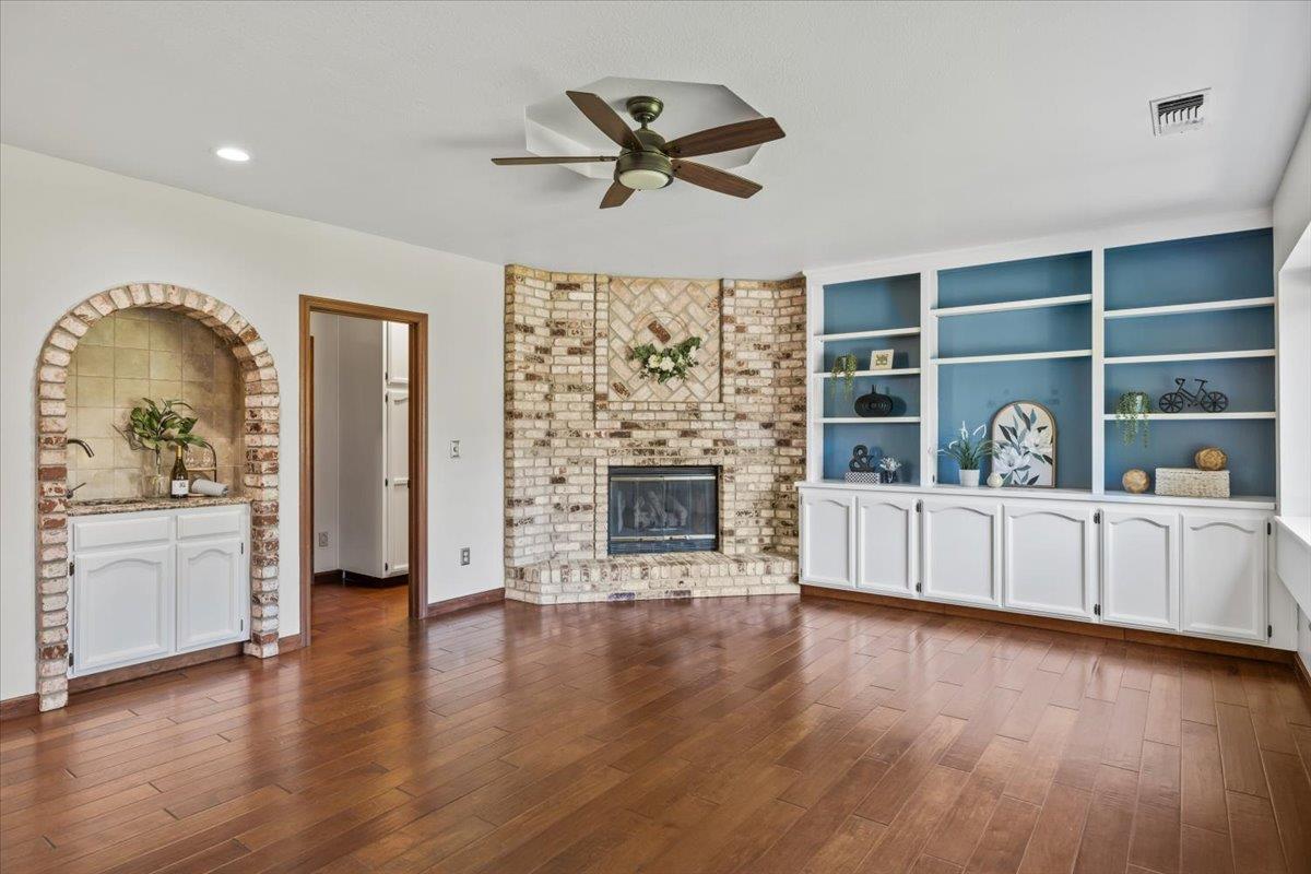 Detail Gallery Image 13 of 35 For 2323 Thistle Down Dr, Roseville,  CA 95661 - 4 Beds | 3 Baths