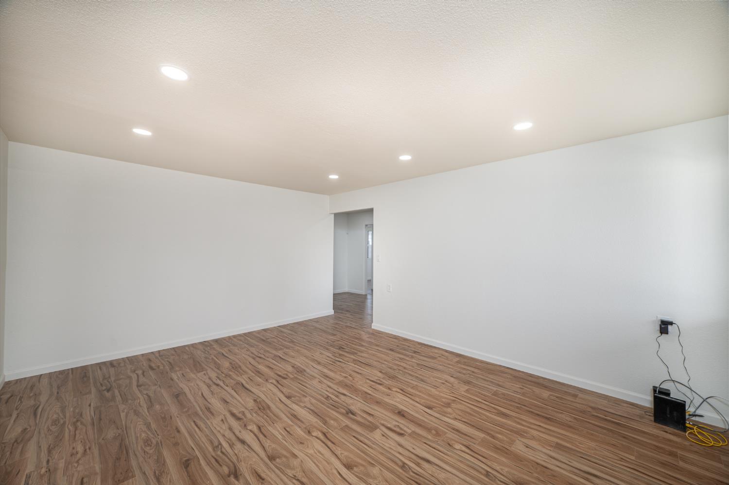Detail Gallery Image 20 of 39 For 13137 Bentley St, Waterford,  CA 95386 - 3 Beds | 2 Baths