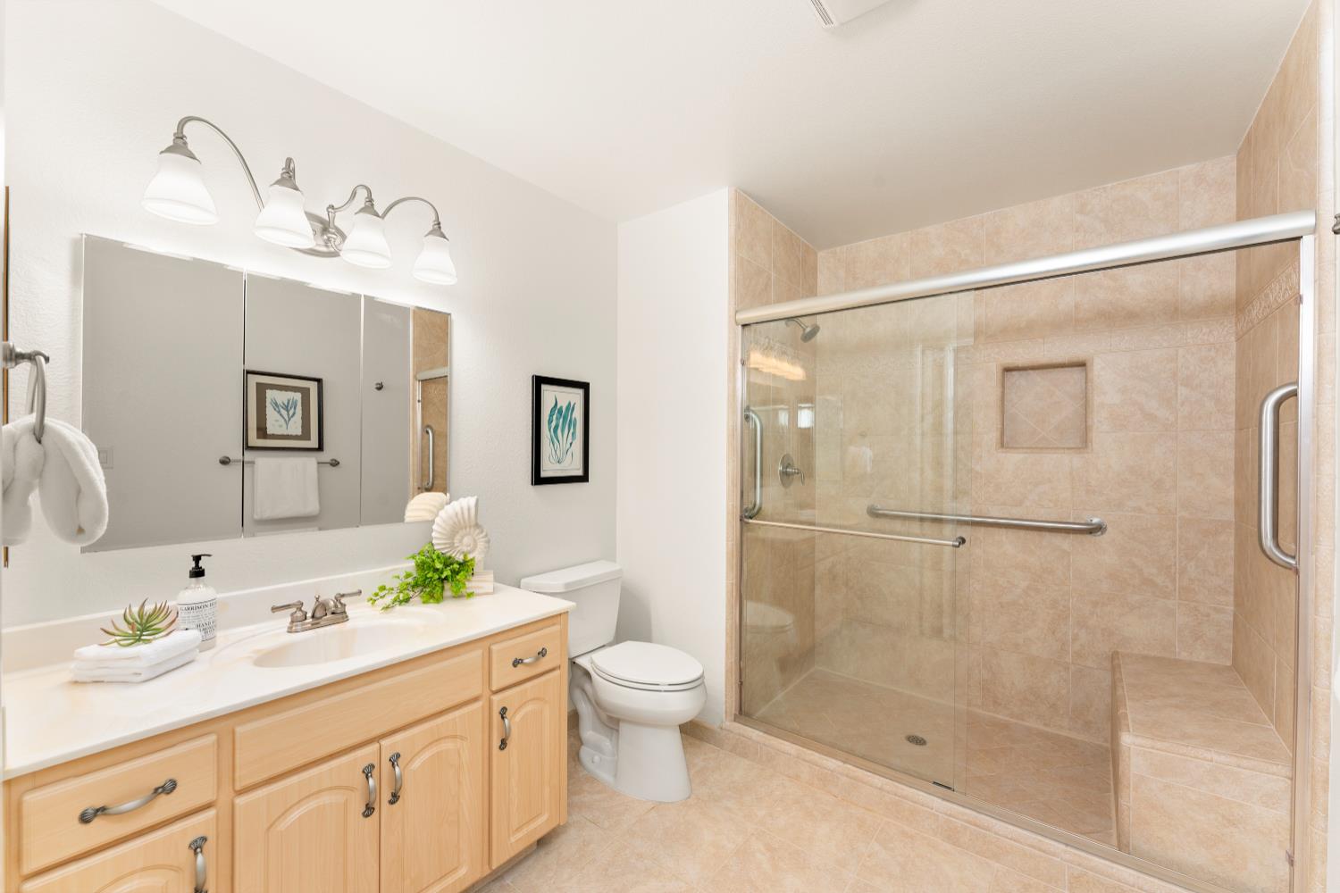 Detail Gallery Image 24 of 47 For 6836 Westmore Way, Carmichael,  CA 95608 - 4 Beds | 2 Baths