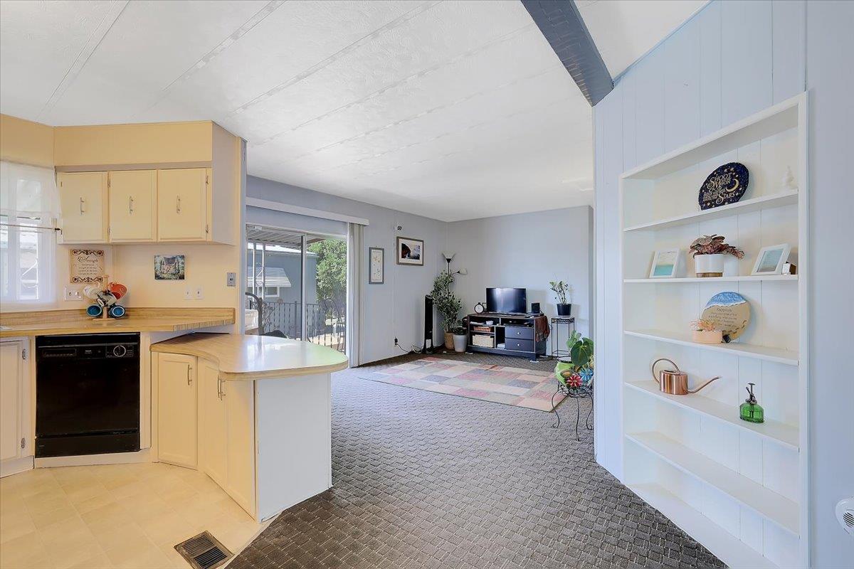 Detail Gallery Image 17 of 39 For 1155 Pease Rd 301, Yuba City,  CA 95991 - 2 Beds | 2 Baths