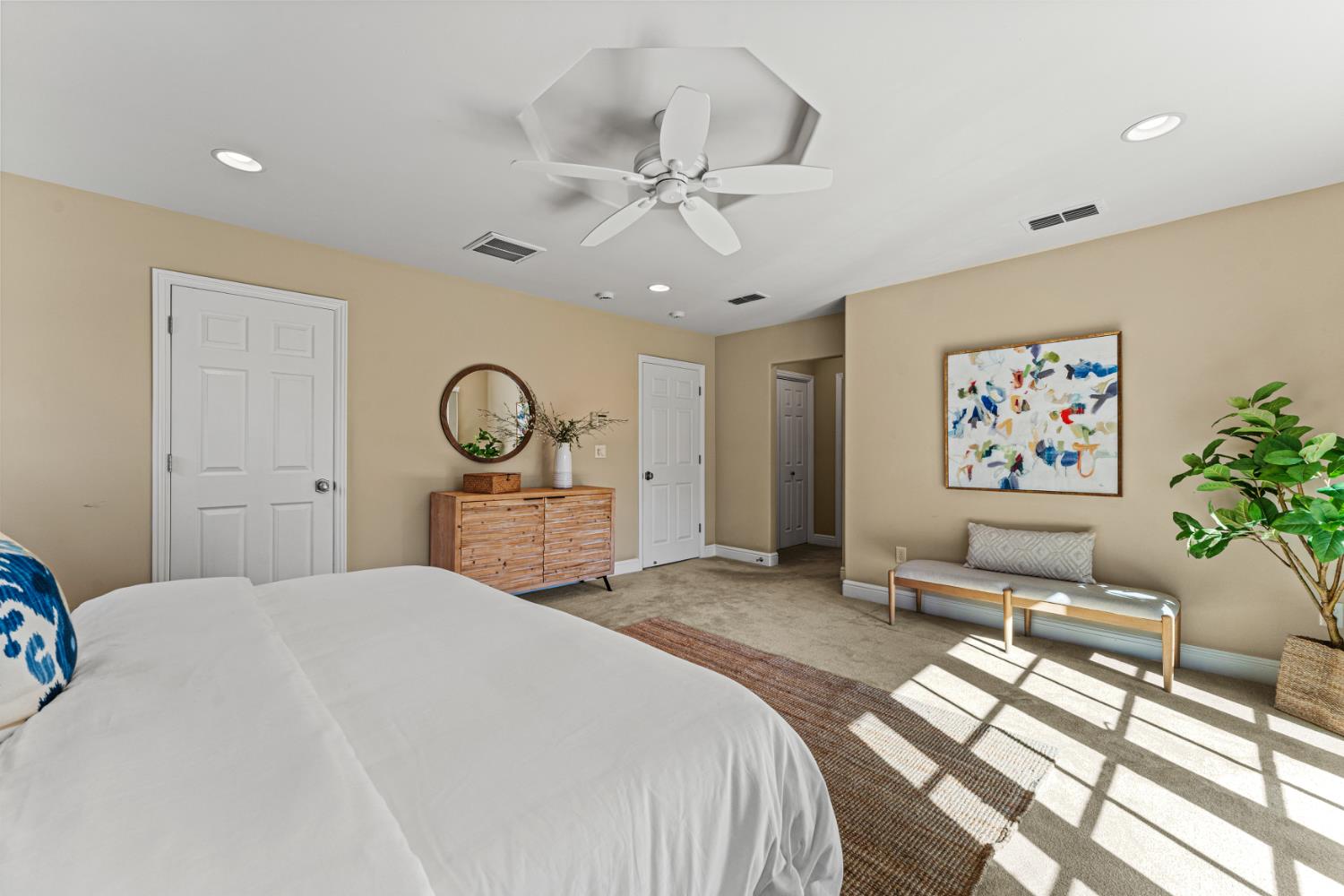 Detail Gallery Image 27 of 56 For 811 Los Molinos Way, Sacramento,  CA 95864 - 4 Beds | 4 Baths