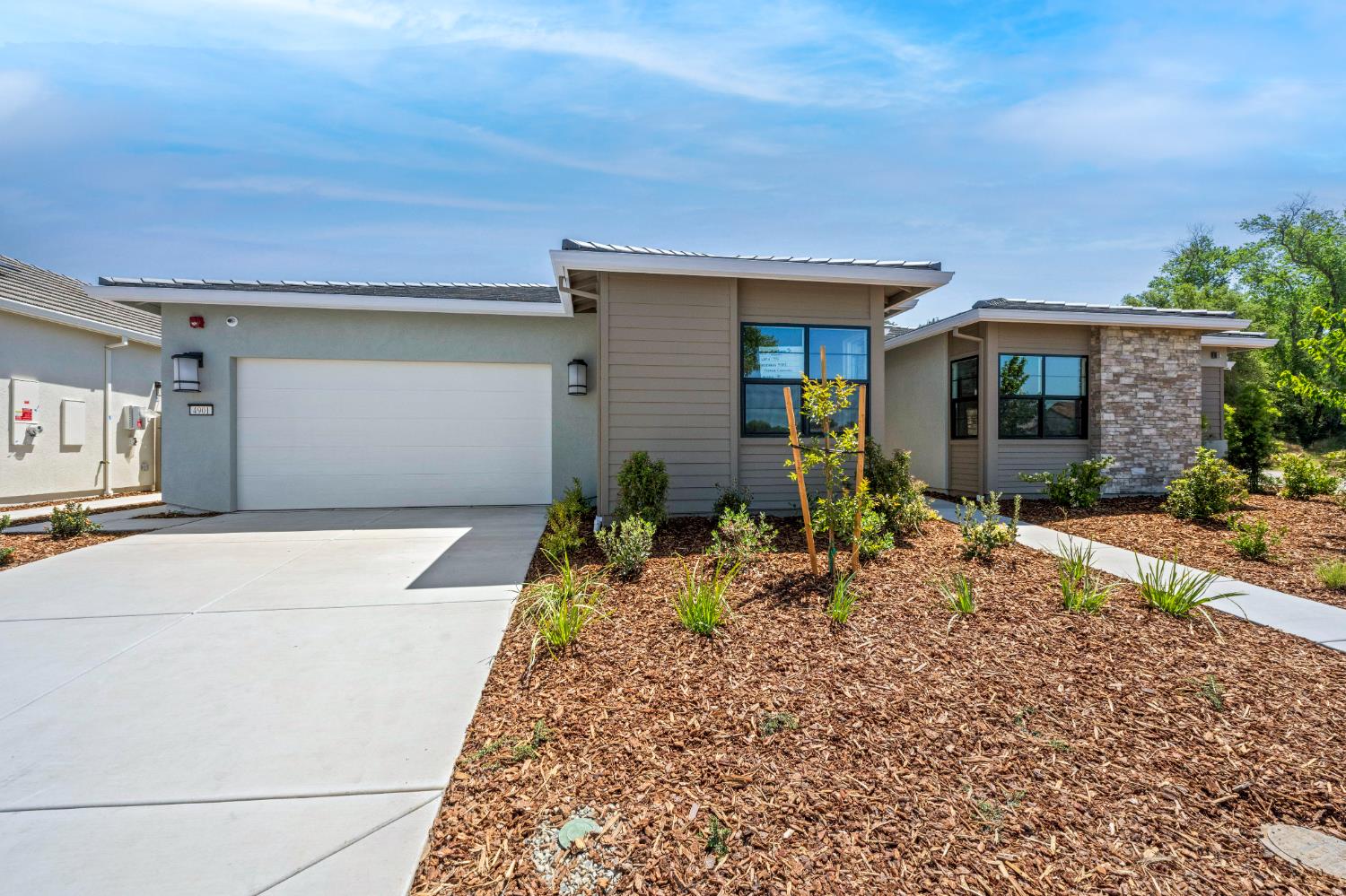Detail Gallery Image 4 of 47 For 4901 W Hidden Crossing Cir, Granite Bay,  CA 95746 - 3 Beds | 2/1 Baths
