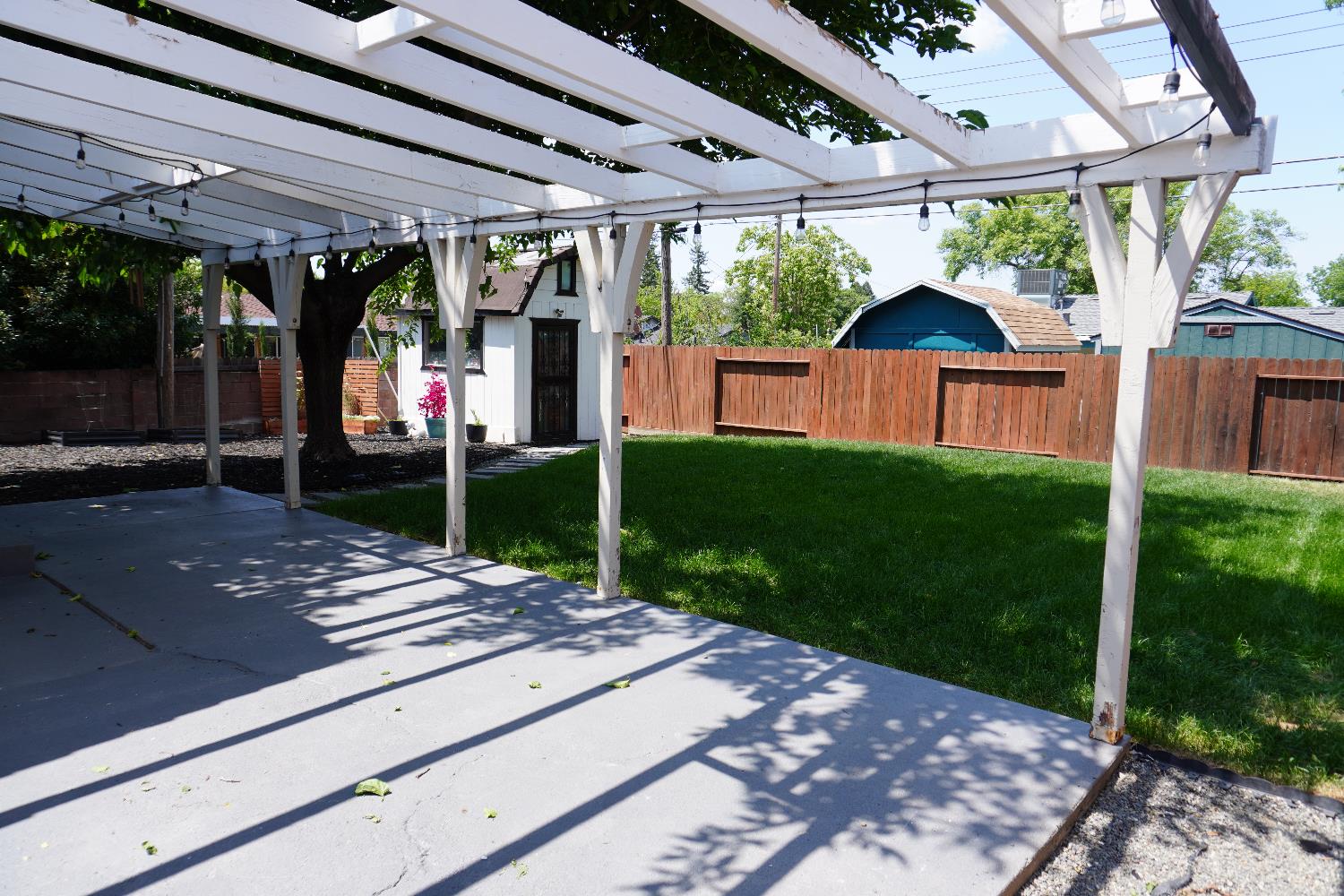 Detail Gallery Image 5 of 18 For 8021 Glen Eva Way, Citrus Heights,  CA 95610 - 3 Beds | 1 Baths