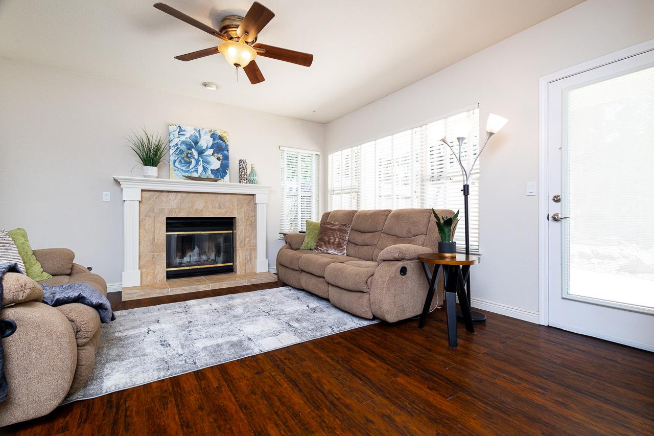 Detail Gallery Image 9 of 25 For 1517 River Oak Way, Roseville,  CA 95747 - 5 Beds | 3 Baths