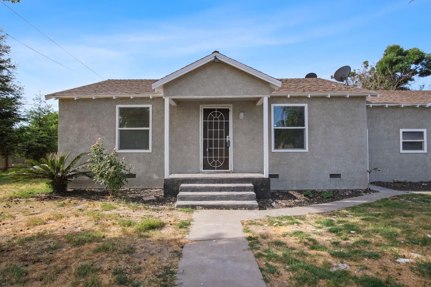 Detail Gallery Image 1 of 47 For 800 Flower St, Turlock,  CA 95380 - – Beds | – Baths
