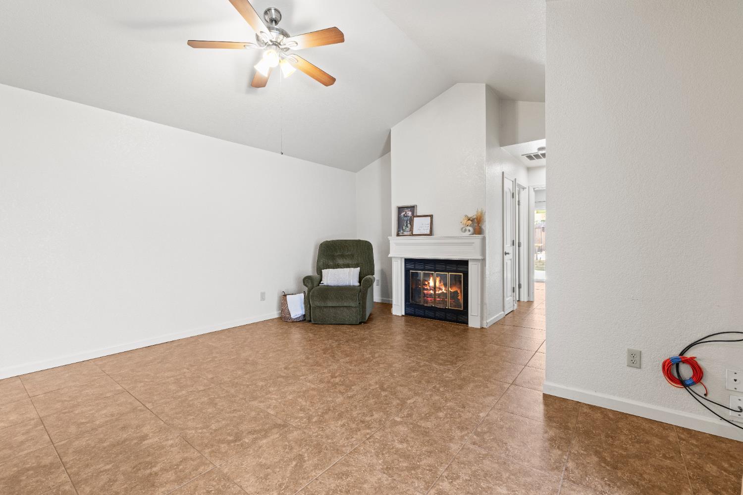 Detail Gallery Image 9 of 26 For 1707 Laehr Dr, Lincoln,  CA 95648 - 2 Beds | 2 Baths