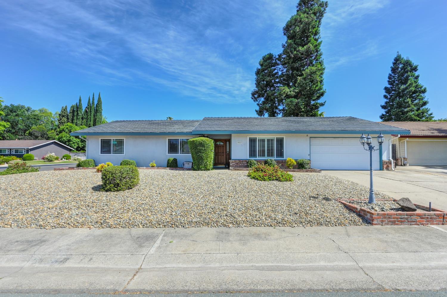 El Carrilo Court, Elk Grove, California image 2