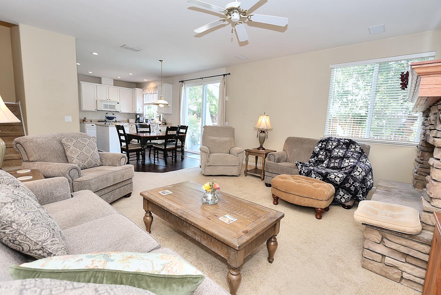 Detail Gallery Image 24 of 71 For 6817 Fox Cliff Way, Elk Grove,  CA 95758 - 4 Beds | 3 Baths