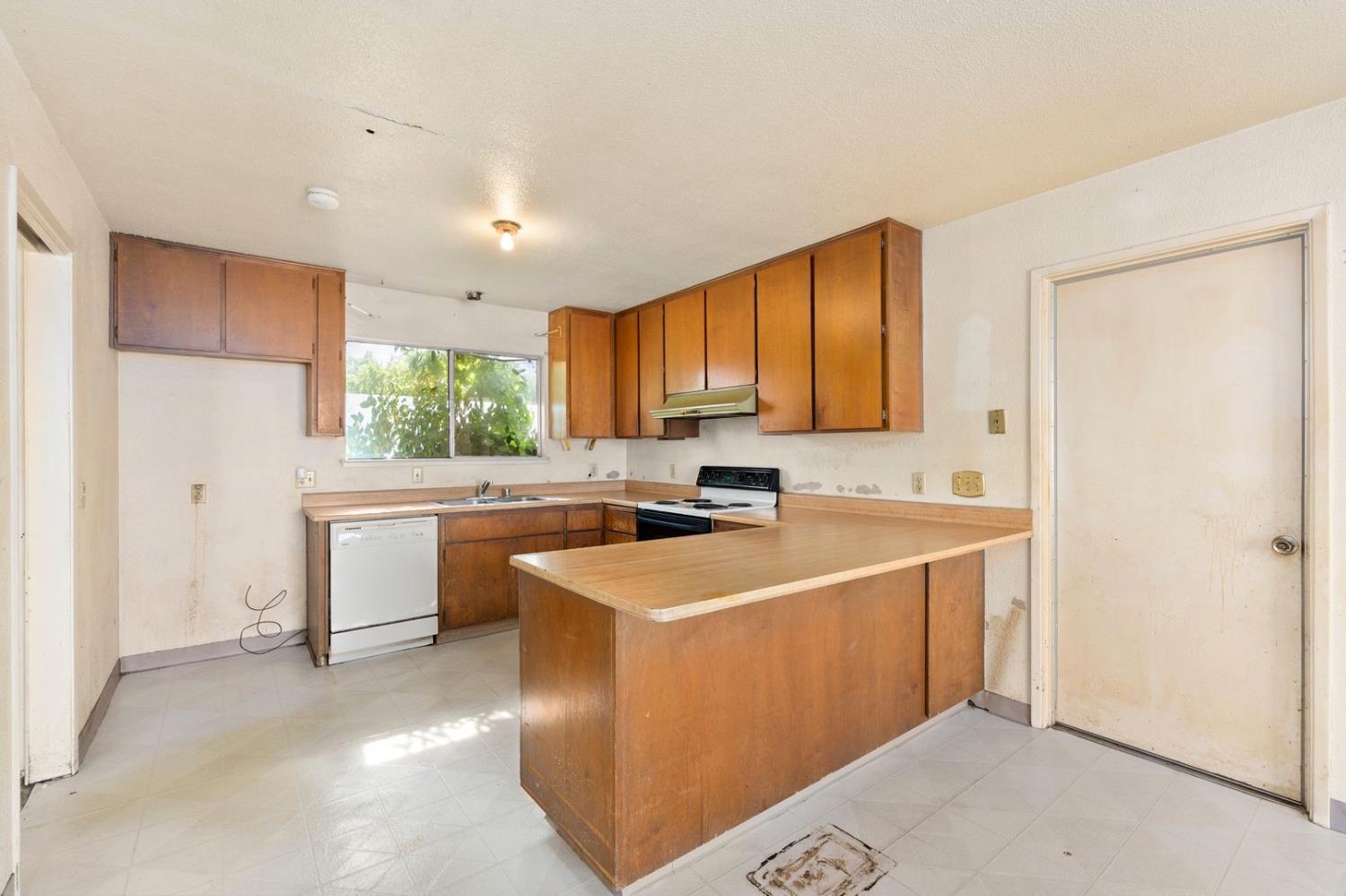 Detail Gallery Image 9 of 47 For 6605 22 St, Rio Linda,  CA 95673 - 4 Beds | 2 Baths
