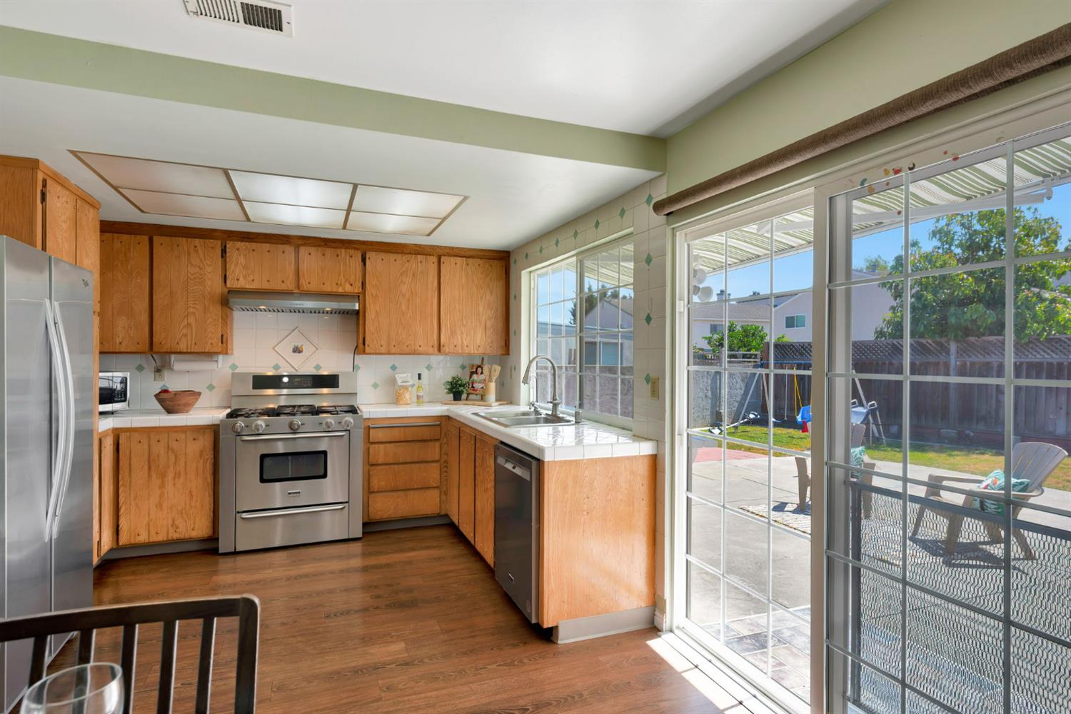 Detail Gallery Image 9 of 29 For 1195 Acadia Ave, Milpitas,  CA 95035 - 3 Beds | 2 Baths