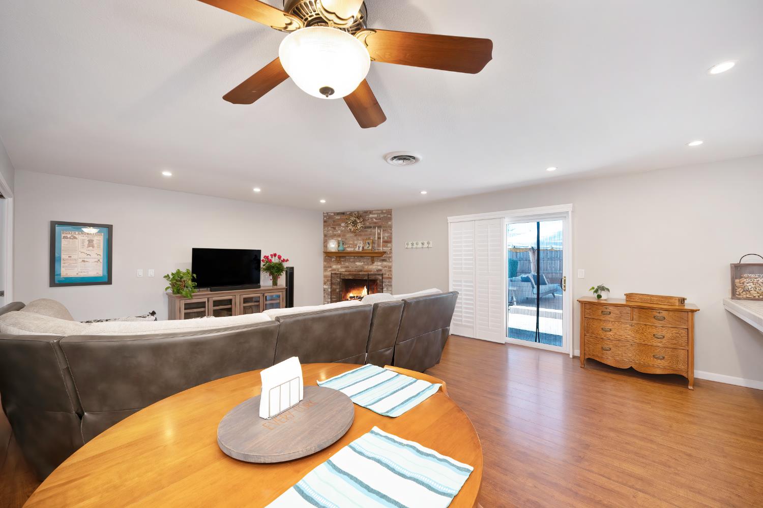 El Carrilo Court, Elk Grove, California image 17