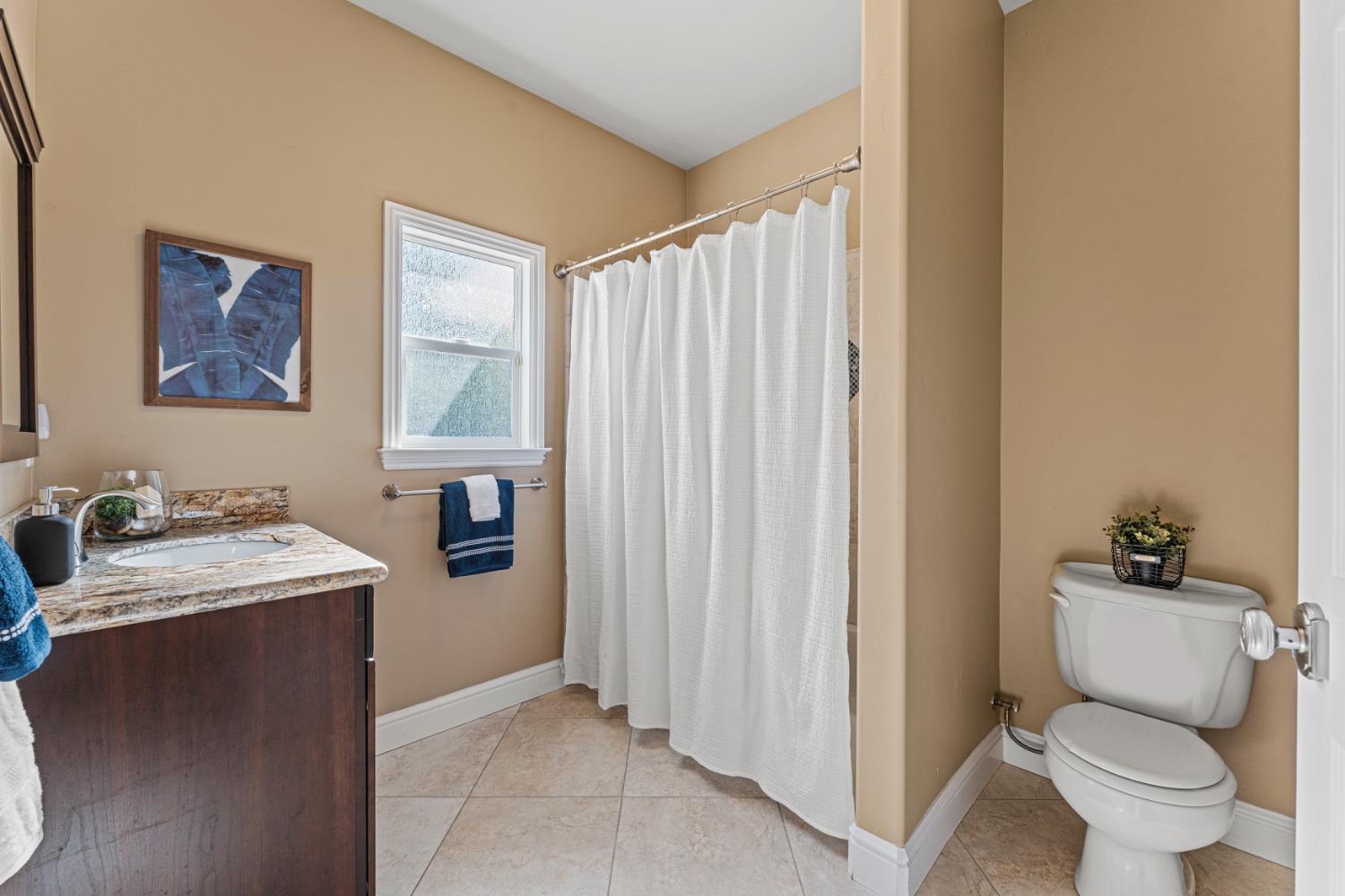 Detail Gallery Image 39 of 56 For 811 Los Molinos Way, Sacramento,  CA 95864 - 4 Beds | 4 Baths