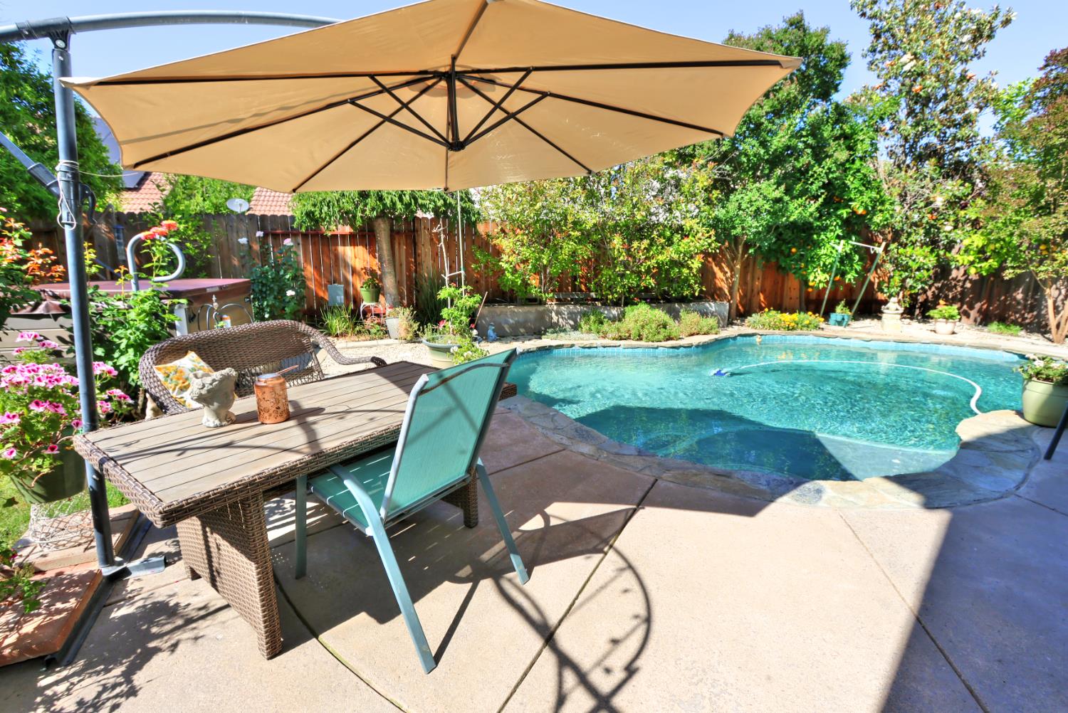 Detail Gallery Image 58 of 71 For 6817 Fox Cliff Way, Elk Grove,  CA 95758 - 4 Beds | 3 Baths