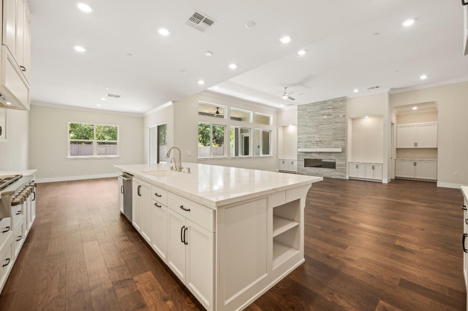 Detail Gallery Image 11 of 47 For 4901 W Hidden Crossing Cir, Granite Bay,  CA 95746 - 3 Beds | 2/1 Baths