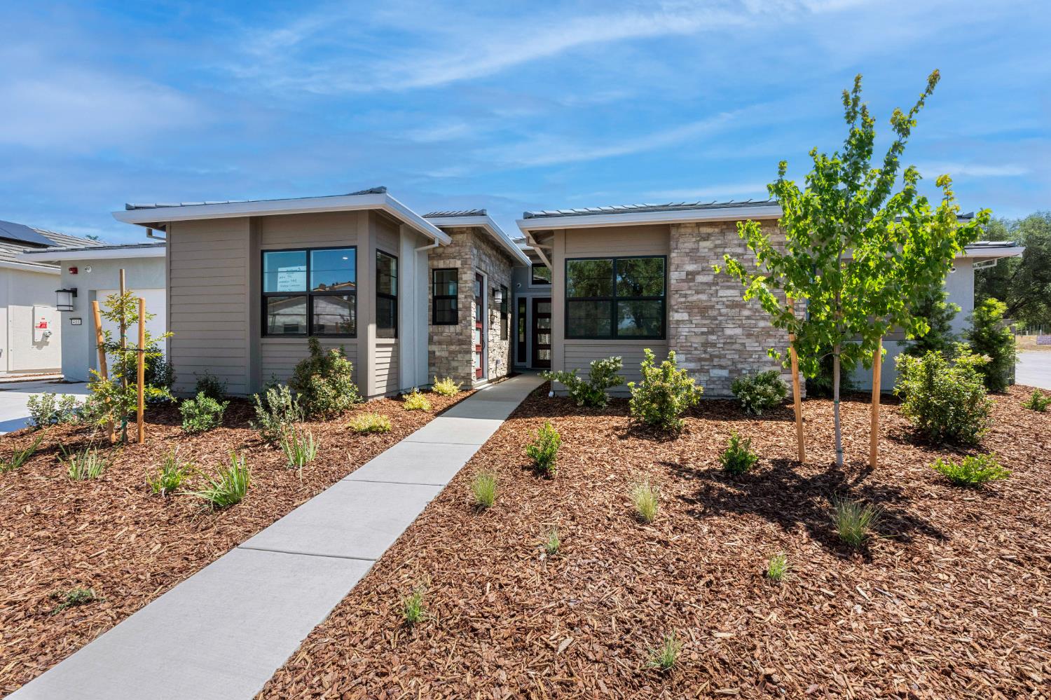 Detail Gallery Image 2 of 47 For 4901 W Hidden Crossing Cir, Granite Bay,  CA 95746 - 3 Beds | 2/1 Baths