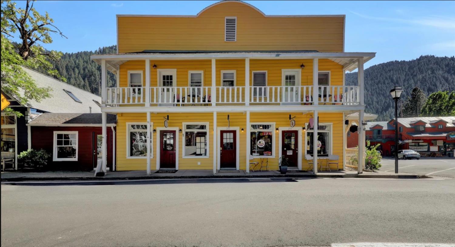 Detail Gallery Image 1 of 93 For 200 Main St, Downieville,  CA 95936 - 3 Beds | 4 Baths