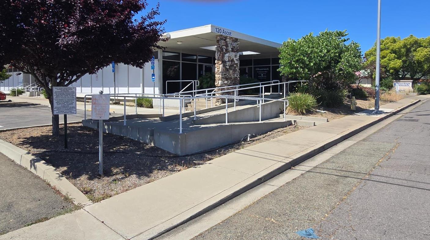 Detail Gallery Image 2 of 5 For 120 Ascot Dr, Roseville,  CA 95661 - – Beds | – Baths