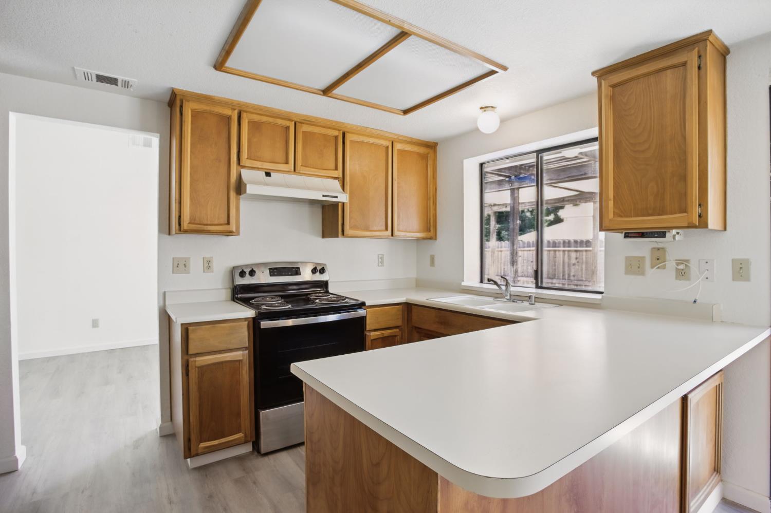 Verdure Way, Elk Grove, California image 11