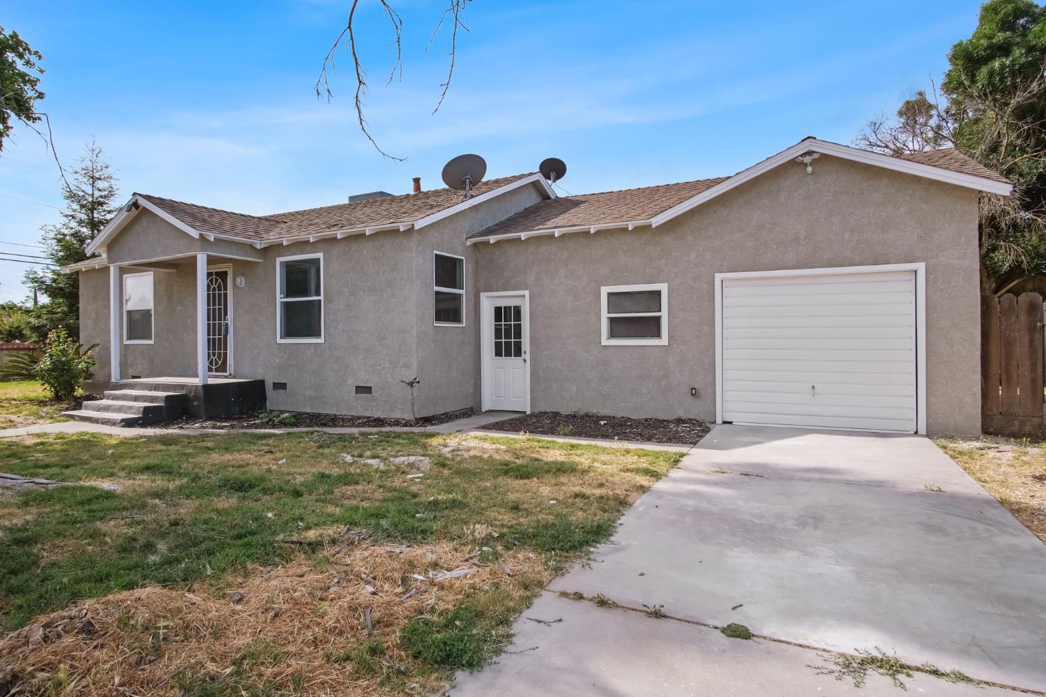 Detail Gallery Image 3 of 47 For 800 Flower St, Turlock,  CA 95380 - – Beds | – Baths
