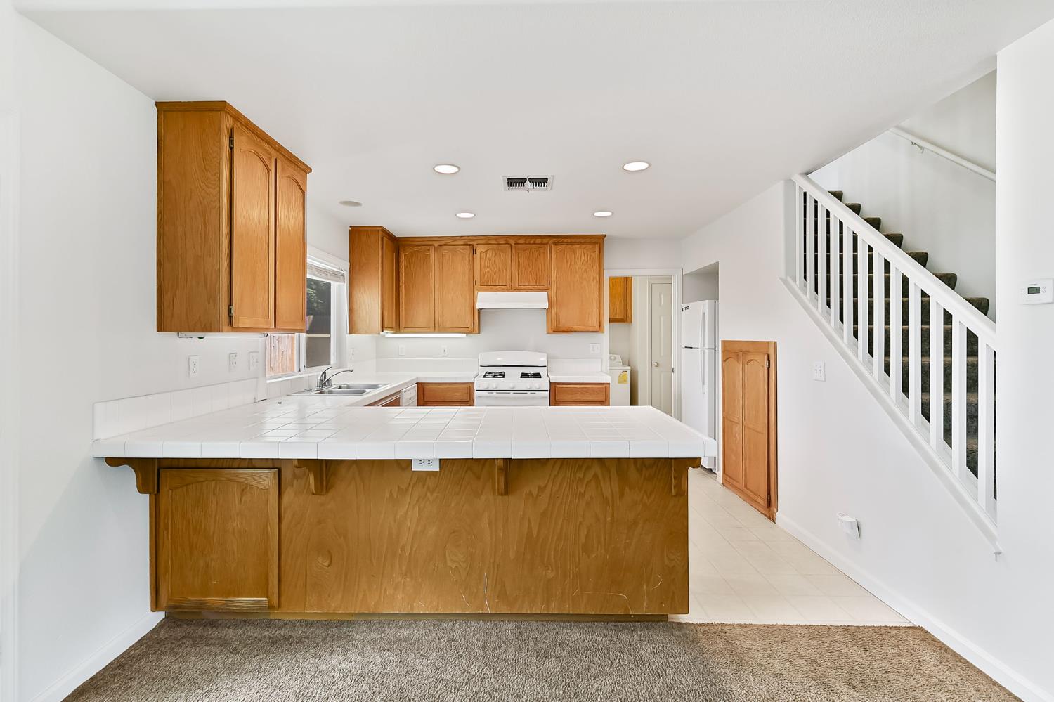 Detail Gallery Image 8 of 27 For 2434 Halsey Cir, Davis,  CA 95618 - 3 Beds | 2/1 Baths
