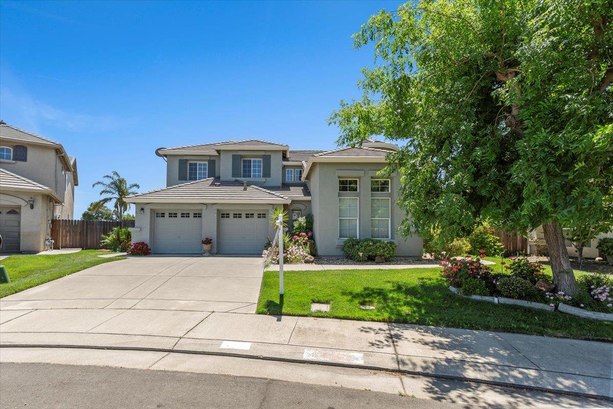 Detail Gallery Image 1 of 49 For 1902 Gerber Dr, Stockton,  CA 95209 - 4 Beds | 3/1 Baths