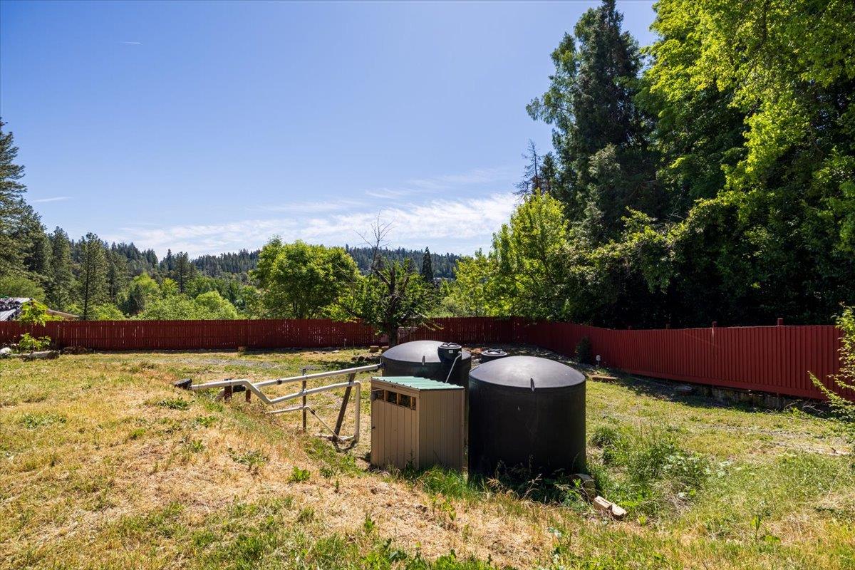 Glenwood Road, Grass Valley, California image 37
