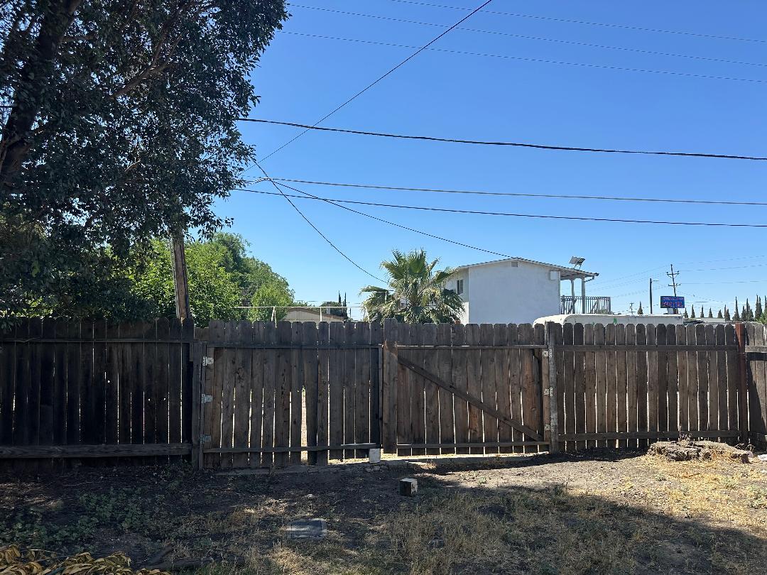 Detail Gallery Image 6 of 26 For 2525 Blossom St, Dos Palos,  CA 93620 - 2 Beds | 2/1 Baths