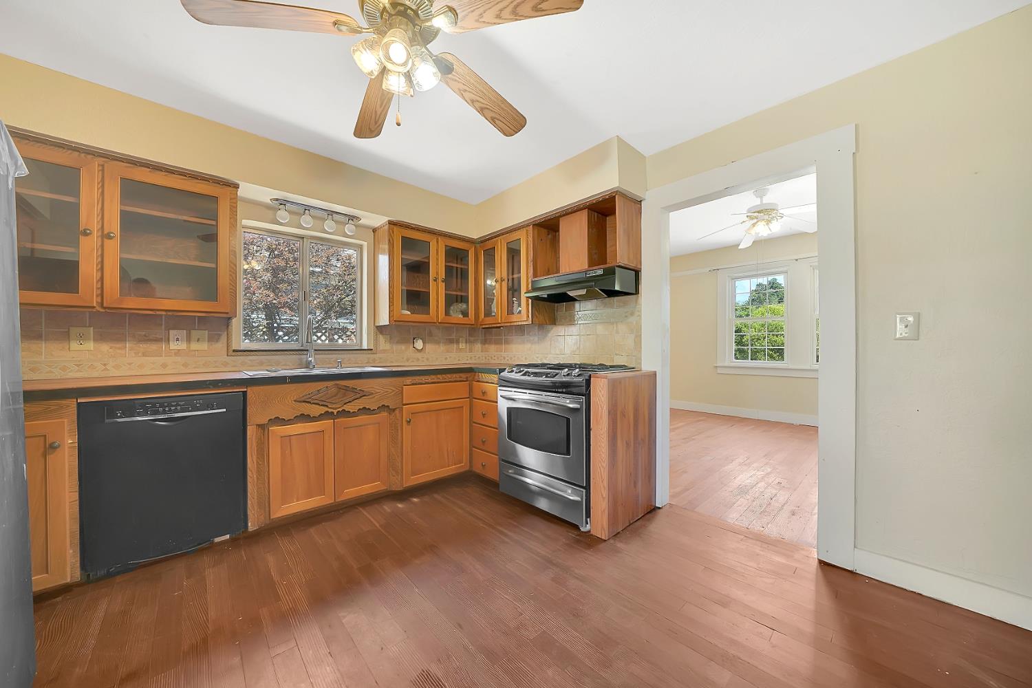 Detail Gallery Image 12 of 21 For 18391 Empire St, Plymouth,  CA 95669 - 2 Beds | 1 Baths