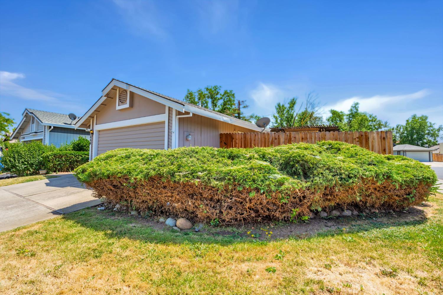 Verdure Way, Elk Grove, California image 3