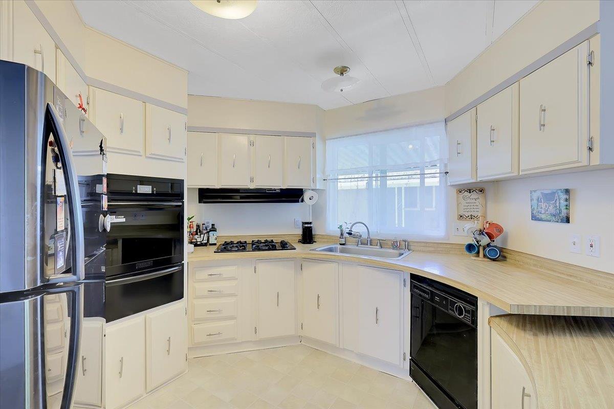 Detail Gallery Image 6 of 39 For 1155 Pease Rd 301, Yuba City,  CA 95991 - 2 Beds | 2 Baths