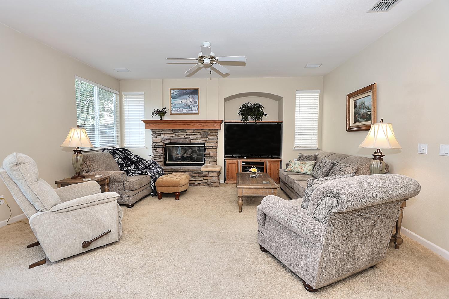 Detail Gallery Image 22 of 71 For 6817 Fox Cliff Way, Elk Grove,  CA 95758 - 4 Beds | 3 Baths