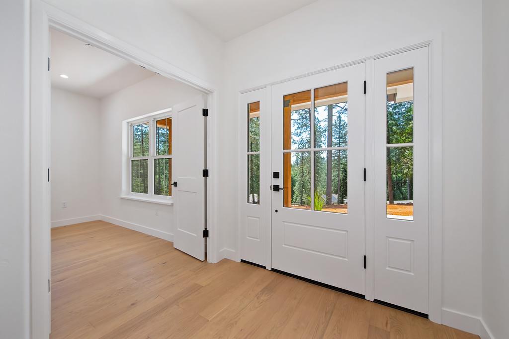 Detail Gallery Image 4 of 39 For 5569 Crestline Dr, Foresthill,  CA 95631 - 3 Beds | 2 Baths