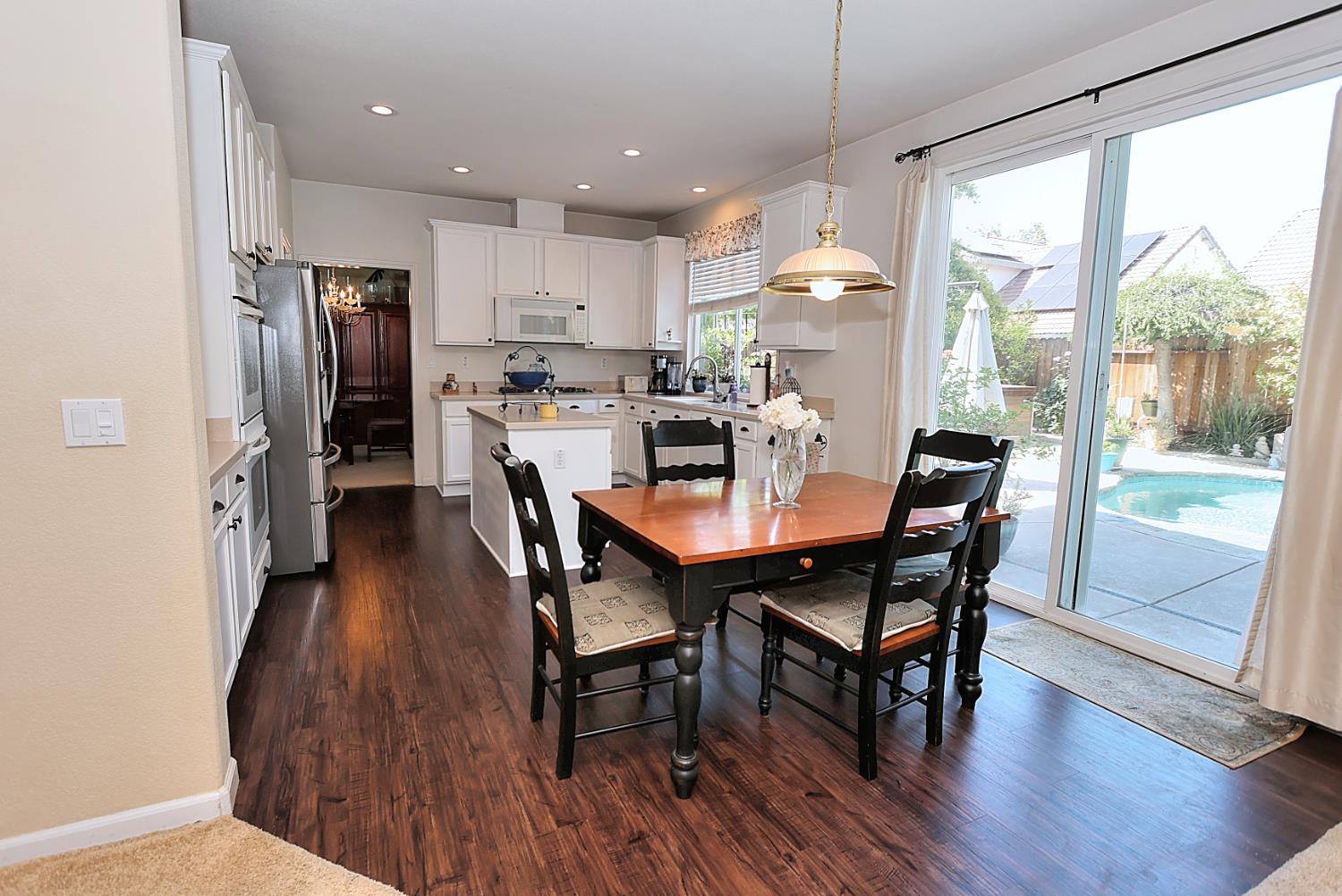 Detail Gallery Image 20 of 71 For 6817 Fox Cliff Way, Elk Grove,  CA 95758 - 4 Beds | 3 Baths