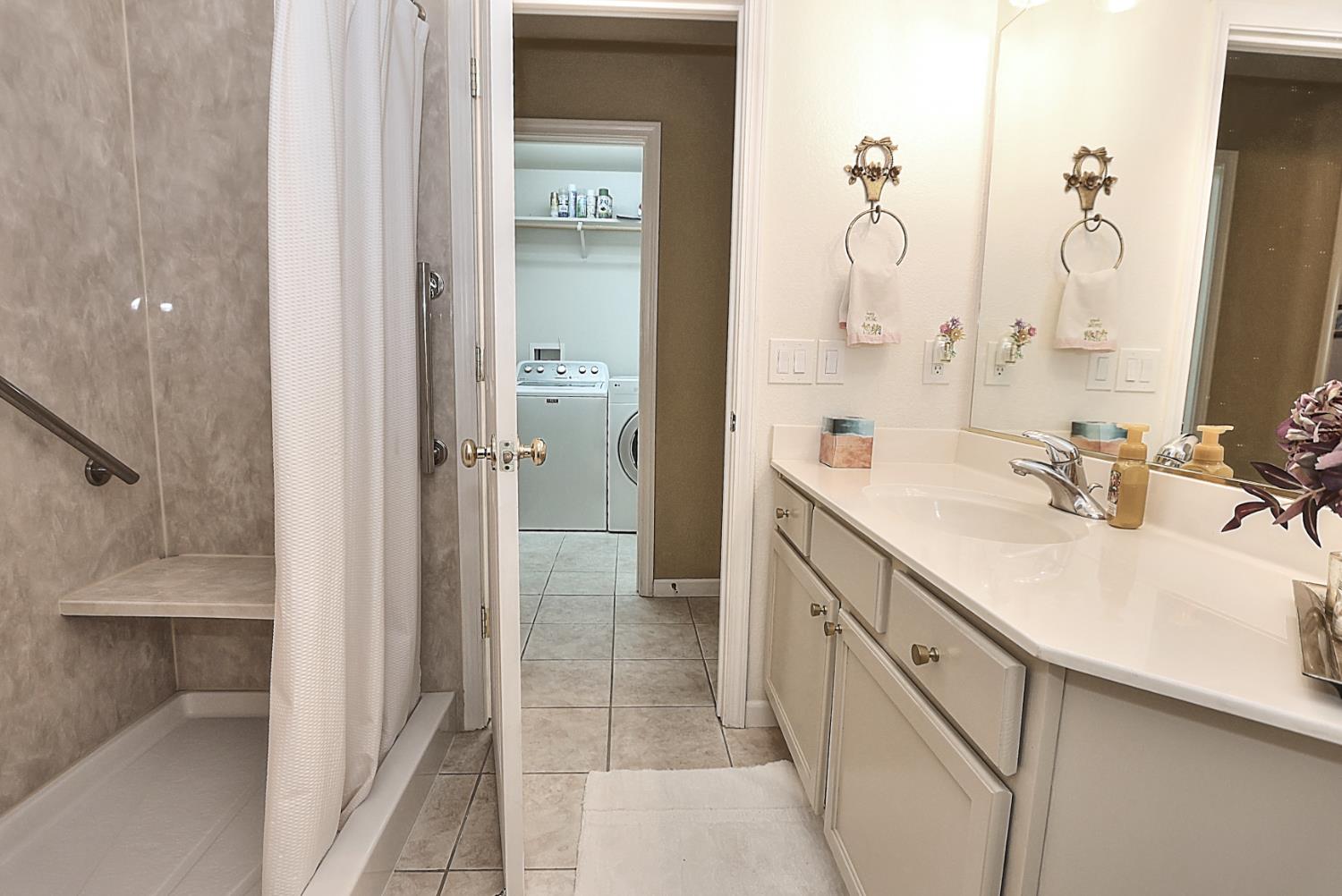 Detail Gallery Image 31 of 71 For 6817 Fox Cliff Way, Elk Grove,  CA 95758 - 4 Beds | 3 Baths