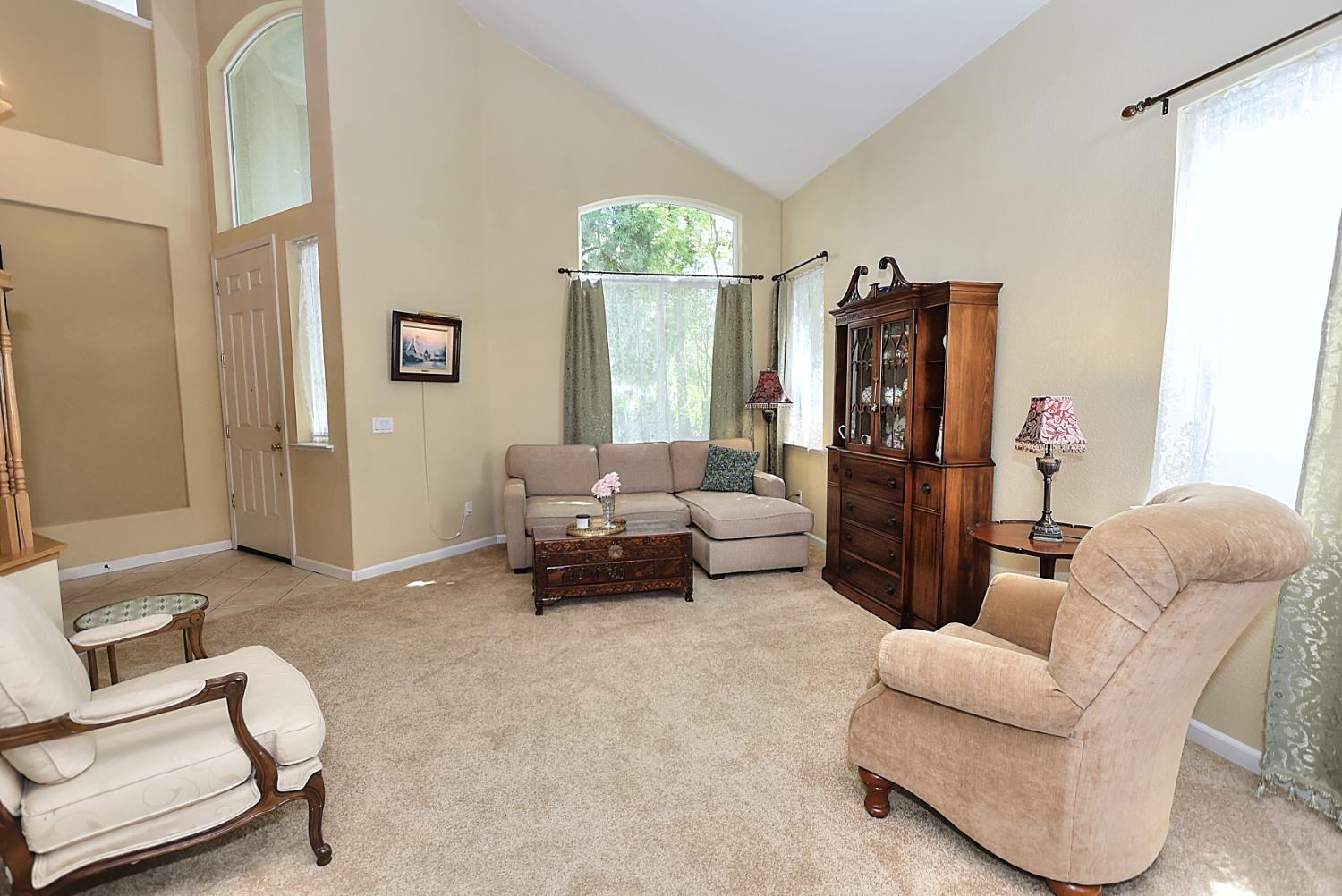 Detail Gallery Image 9 of 71 For 6817 Fox Cliff Way, Elk Grove,  CA 95758 - 4 Beds | 3 Baths