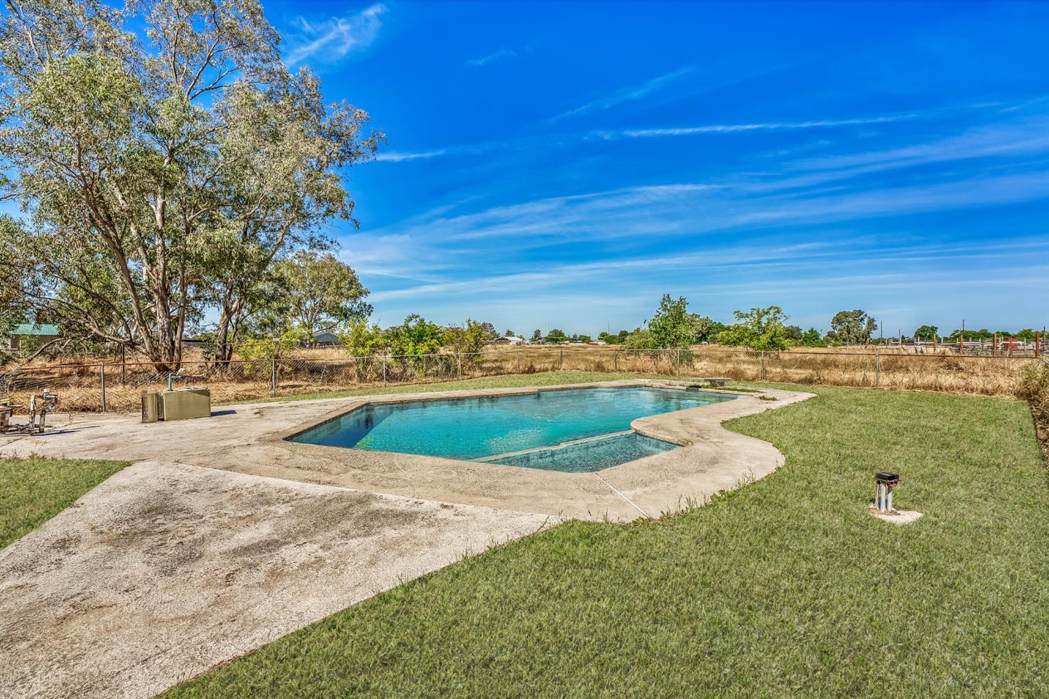 Detail Gallery Image 3 of 47 For 6605 22 St, Rio Linda,  CA 95673 - 4 Beds | 2 Baths