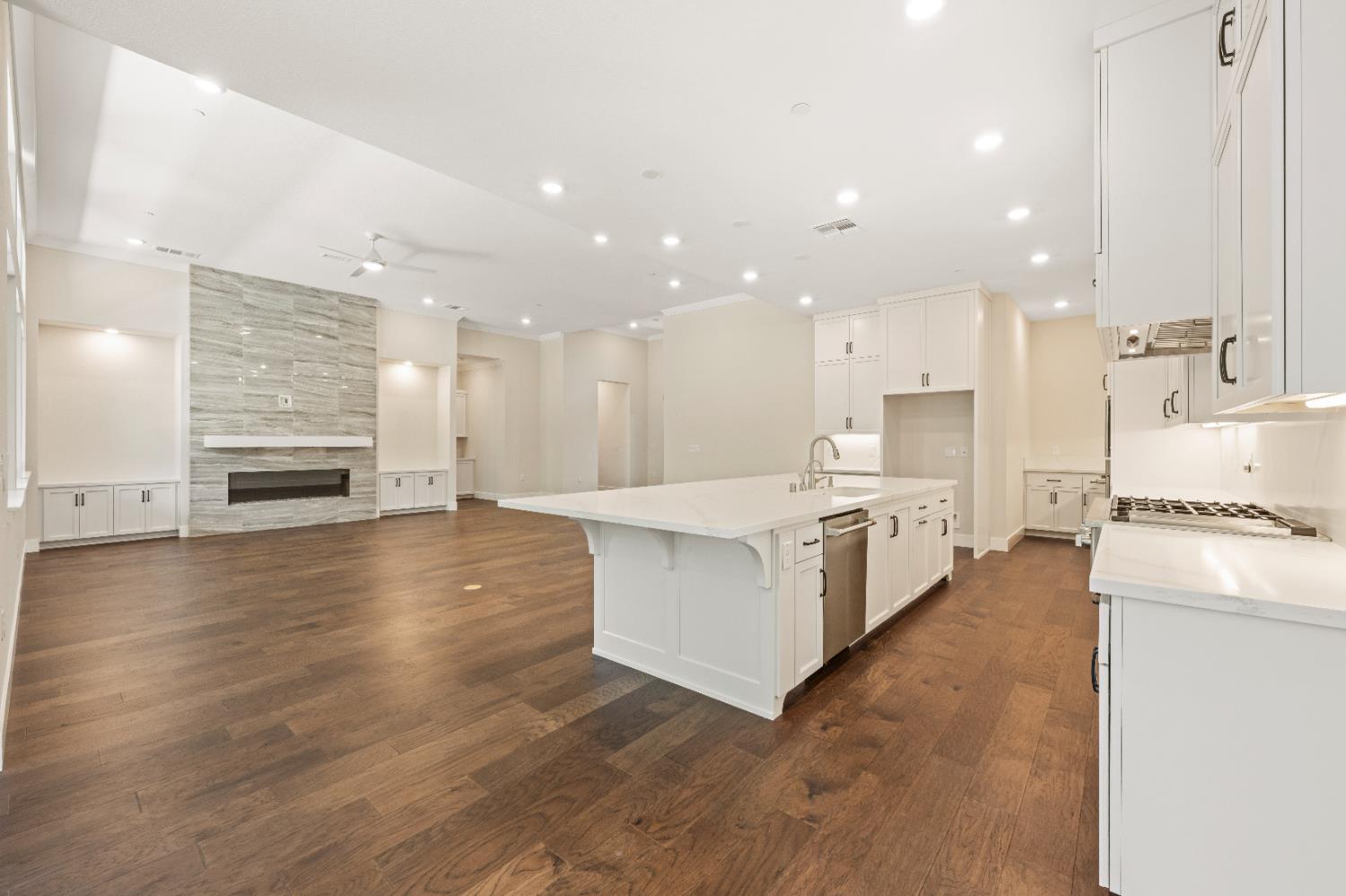 Detail Gallery Image 14 of 47 For 4901 W Hidden Crossing Cir, Granite Bay,  CA 95746 - 3 Beds | 2/1 Baths
