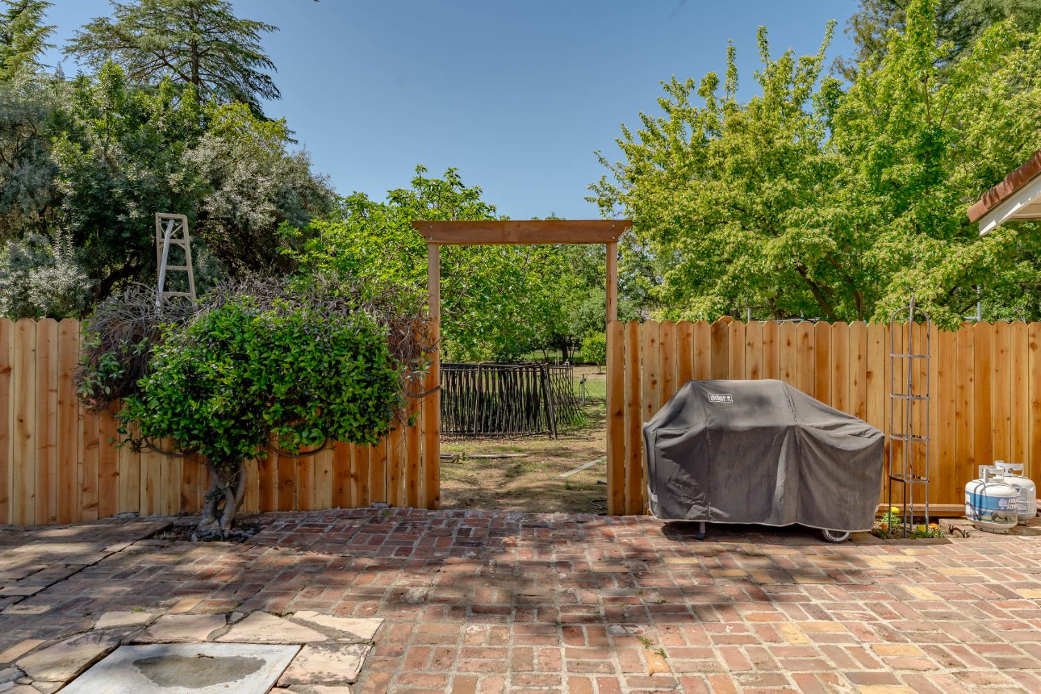 Detail Gallery Image 53 of 56 For 811 Los Molinos Way, Sacramento,  CA 95864 - 4 Beds | 4 Baths