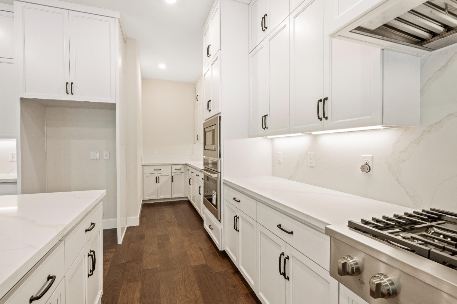 Detail Gallery Image 12 of 47 For 4901 W Hidden Crossing Cir, Granite Bay,  CA 95746 - 3 Beds | 2/1 Baths