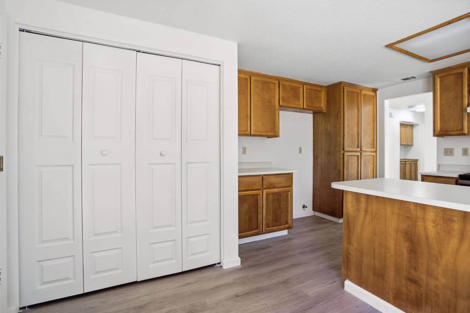 Verdure Way, Elk Grove, California image 16