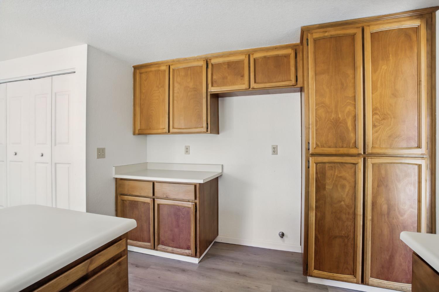 Verdure Way, Elk Grove, California image 13